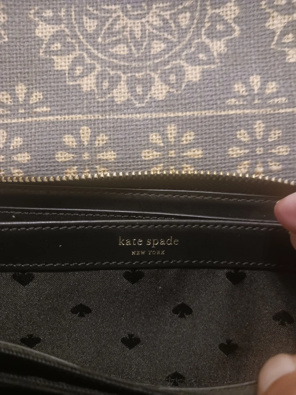 kate spade black pebbled leather zip wallet multiple pockets
